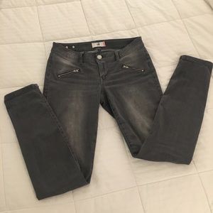 💕Cabi Grey Skinny Jeans